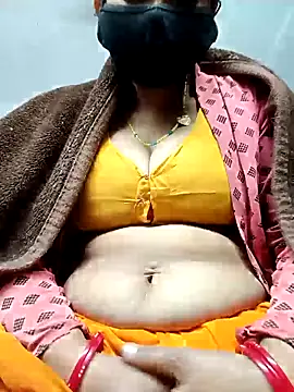 Snapshot of QRESABABY chatting on 12-16-25, 10:26 QRESABABY online show from 12-16-25, 10:26