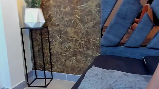 sydney miller  online show from 10-25-25, 11:21