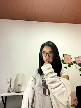 Evelinmiller97 online show from 12-04-25, 01:59