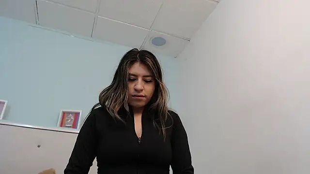 SusanWilliams  online show from 02-12-26, 11:05