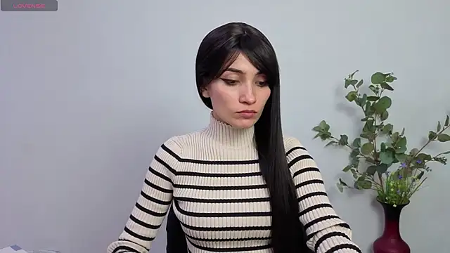 chloehanna online show from 06-17-26, 03:24