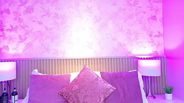 AdelineJhones online show from 10-31-25, 01:34