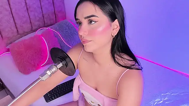 laana foxx online show from 06-19-26, 12:26