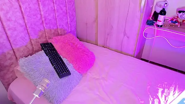 laana foxx online show from 07-11-26, 11:50