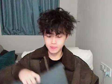 L1kuto online show from 11-20-25, 10:48