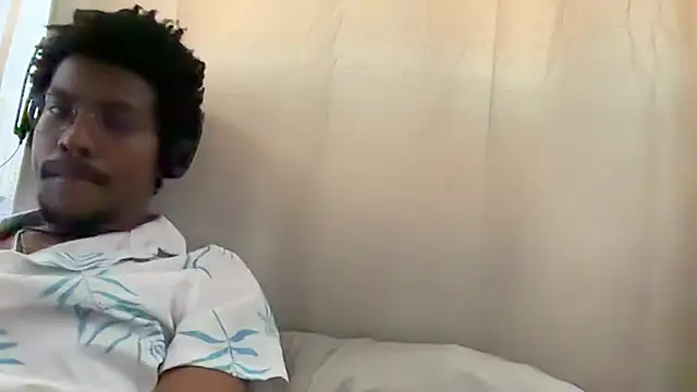 Snapshot of Albert_Madrid chatting on 06-27-26, 12:22 Albert Madrid online show from 06-27-26, 12:22