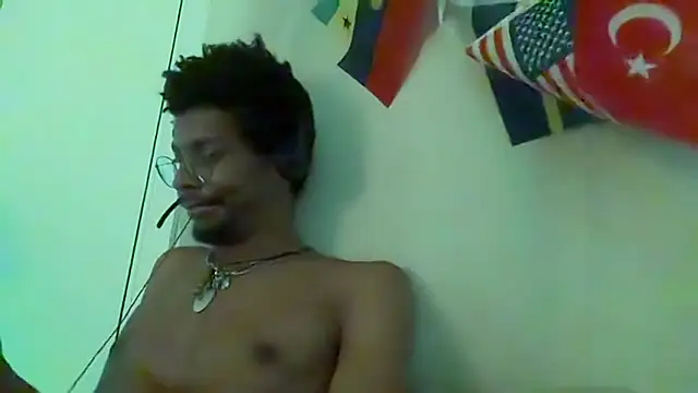 Snapshot of Albert_Madrid chatting on 07-12-26, 06:32 Albert Madrid online show from 07-12-26, 06:32
