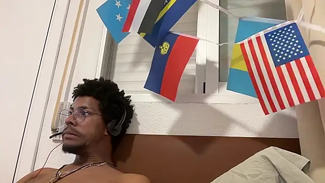 Snapshot of Albert_Madrid chatting on 07-24-26, 05:11 Albert Madrid online show from 07-24-26, 05:11