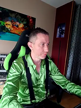 Gamerinleather online show from 10-26-25, 08:42