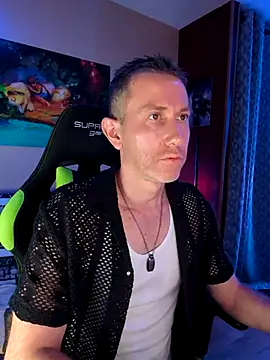 Gamerinleather online show from 10-28-25, 07:27