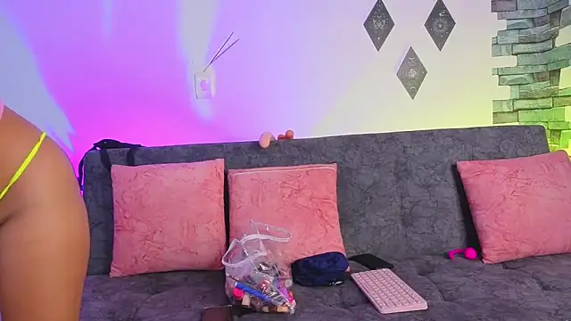 kasandraandsilvii online show from 12-01-25, 02:00