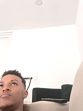 Snapshot of NeyDavid142 chatting on 11-10-25, 01:32 NeyDavid142 online show from 11-10-25, 01:32