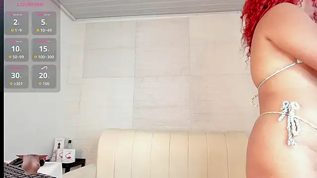 Katie perry18 online show from 12-22-25, 05:04