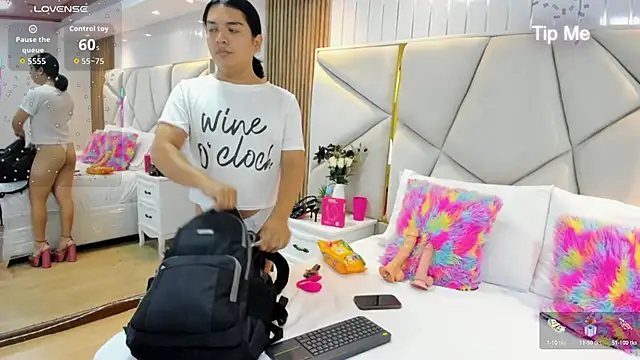 SweetKata  online show from 12-19-25, 11:50