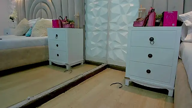 SweetKata  online show from 04-14-26, 07:09