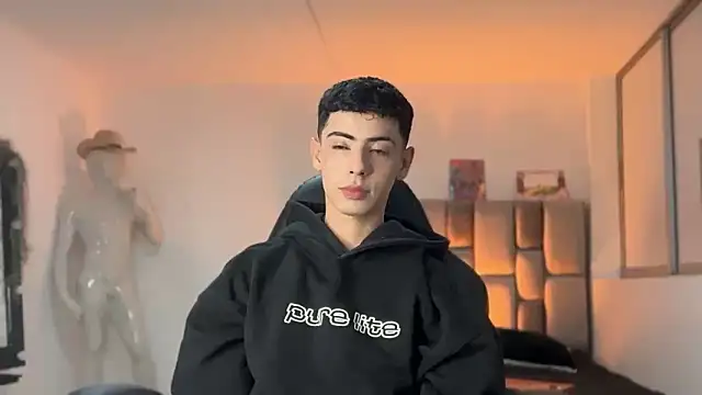 Sebastian Reed online show from 03-02-26, 05:08