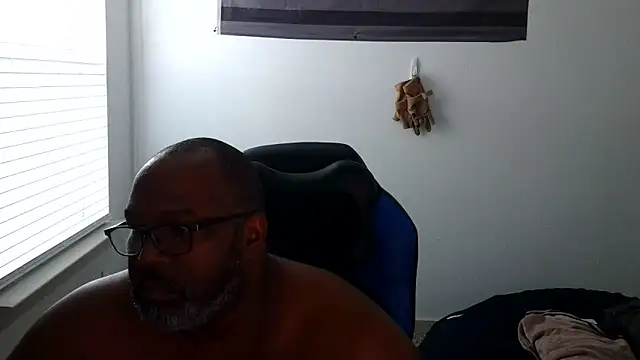 Snapshot of SplendaDaddy50 chatting on 07-01-26, 02:40 SplendaDaddy50 online show from 07-01-26, 02:40