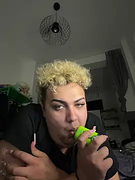 Michael222004 online show from 04-22-26, 10:44