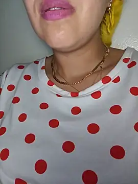 Snapshot of Sexy-girl chatting on 07-17-26, 11:09 Sexy-girl online show from 07-17-26, 11:09