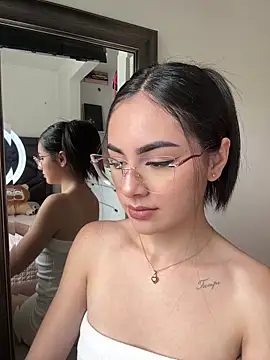 IslaCole online show from 01-05-26, 07:06