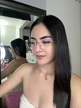 IslaCole online show from 02-03-26, 02:53