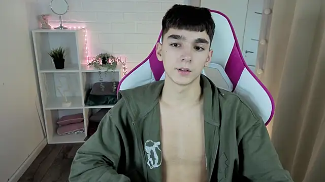 YamiTwink online show from 11-20-25, 11:21