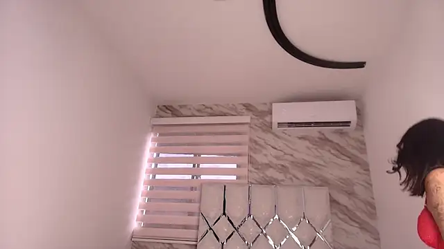 ellisrossi online show from 11-26-25, 07:04