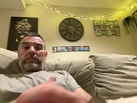 plymouthlad82 online show from 02-11-26, 11:10