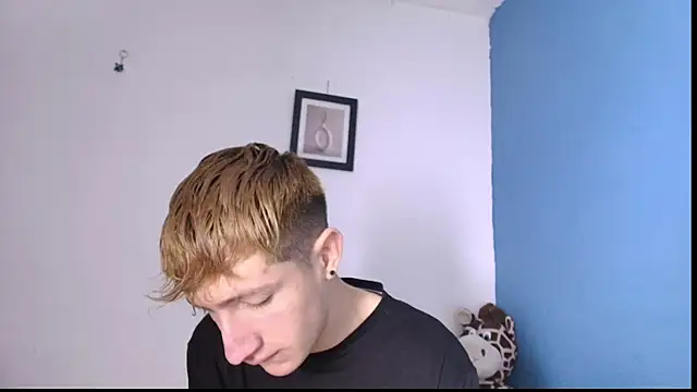 Snapshot of Erick_Taylor3 chatting on 04-22-26, 06:53 Erick Taylor3 online show from 04-22-26, 06:53