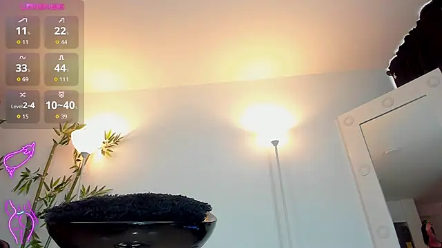 JessicaPratt online show from 09-29-25, 04:12