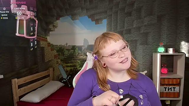 Snapshot of LottieReed chatting on 10-23-25, 09:52 LottieReed online show from 10-23-25, 09:52