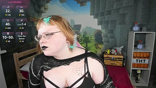 Snapshot of LottieReed chatting on 10-30-25, 04:52 LottieReed online show from 10-30-25, 04:52