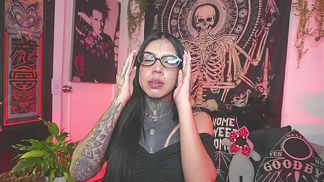 Dalia Vorhees online show from 06-02-26, 01:51