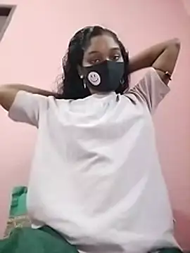 Snapshot of Tushi-10 chatting on 05-18-26, 01:02 Tushi-10 online show from 05-18-26, 01:02