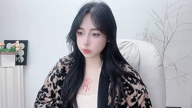 Love-hanzaizai718 online show from 12-21-25, 04:03