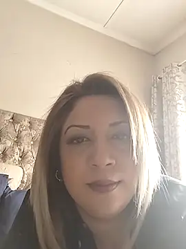 Snapshot of IndianLara chatting on 10-24-25, 06:54 IndianLara online show from 10-24-25, 06:54