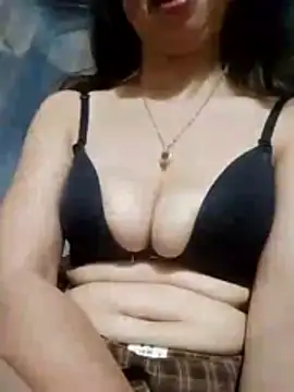 TRIEUTRIEU20 online show from 06-12-26, 05:23