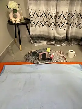 Nicole bash online show from 04-18-26, 08:29