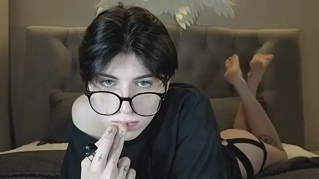 Oliver star boy  online show from 01-06-26, 03:32