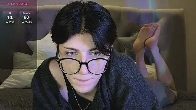 Oliver star boy  online show from 02-05-26, 09:52