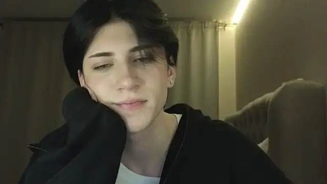 Oliver star boy  online show from 03-15-26, 08:37