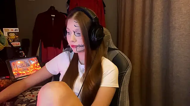 Softixq online show from 10-31-25, 01:23