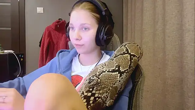 Softixq online show from 11-04-25, 04:17