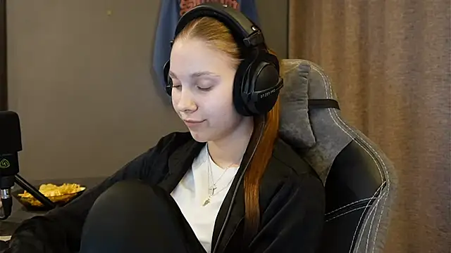 Softixq online show from 11-23-25, 02:28