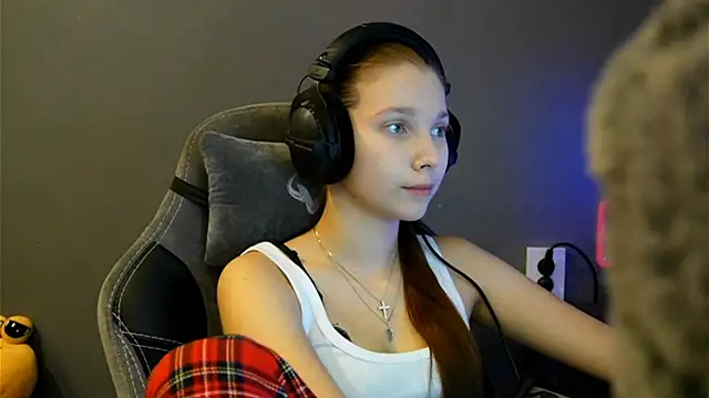 Softixq online show from 12-21-25, 02:46