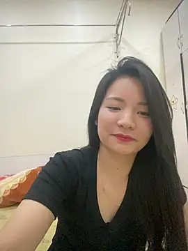 Bee Yellow00 online show from 04-09-26, 06:19