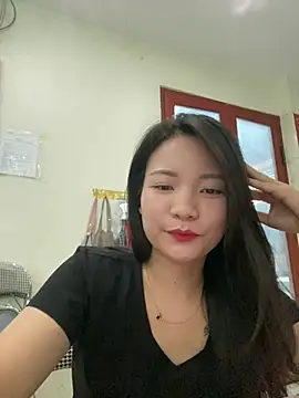 Bee Yellow00 online show from 07-22-26, 04:26