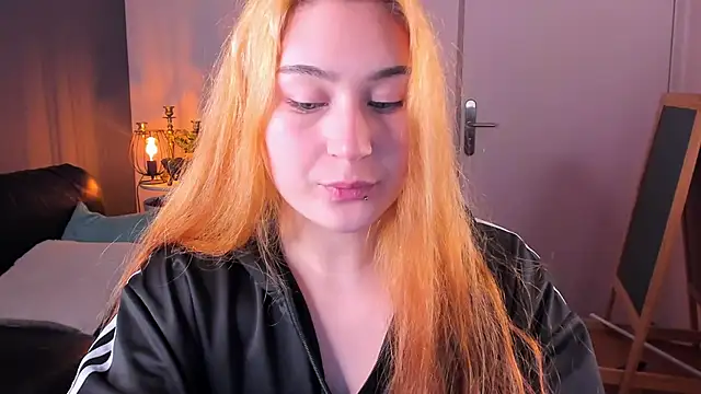 LilytLuu online show from 11-25-25, 10:59