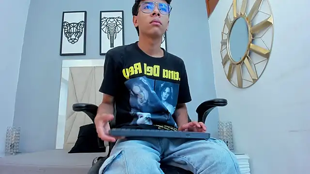 adams bobby online show from 04-01-26, 11:11