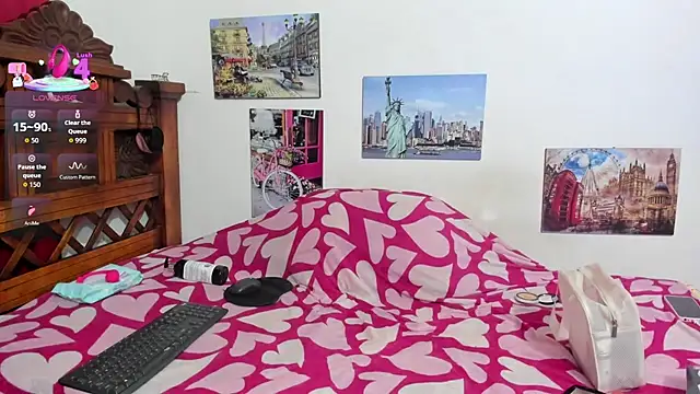 Snapshot of ROXANA_DIAZ chatting on 11-03-25, 01:29 ROXANA DIAZ online show from 11-03-25, 01:29